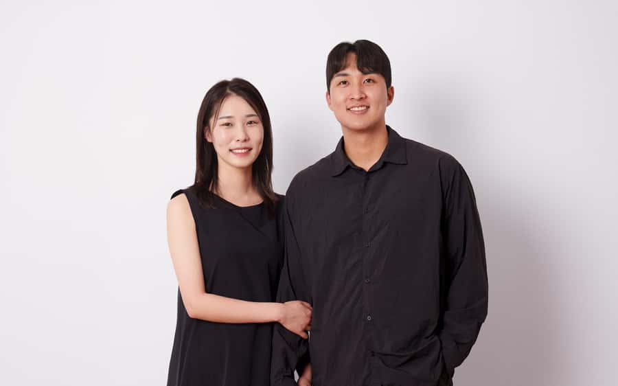 Family, Couple, and Group Photoshoot in Seoul - A studio with more than one setting