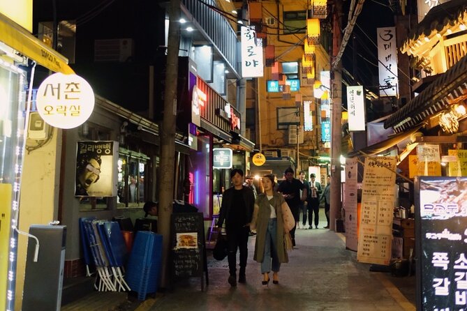 Fortress Night Hike & Snack at a Local Market - Starting at Seodaemun Station with Koa and Sam