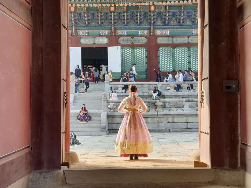 Free day in private Seoul with English-speaking guide - Special-interest routes for repeat visitors