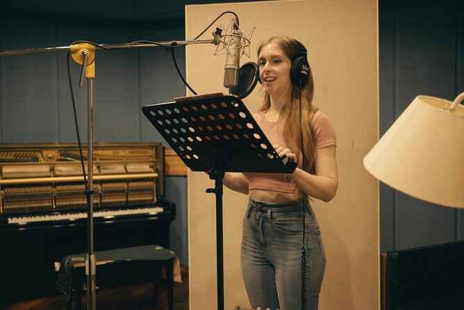 From Auto-Tune to Mixes, songs get a K-Pop makeover! - Language help for international visitors