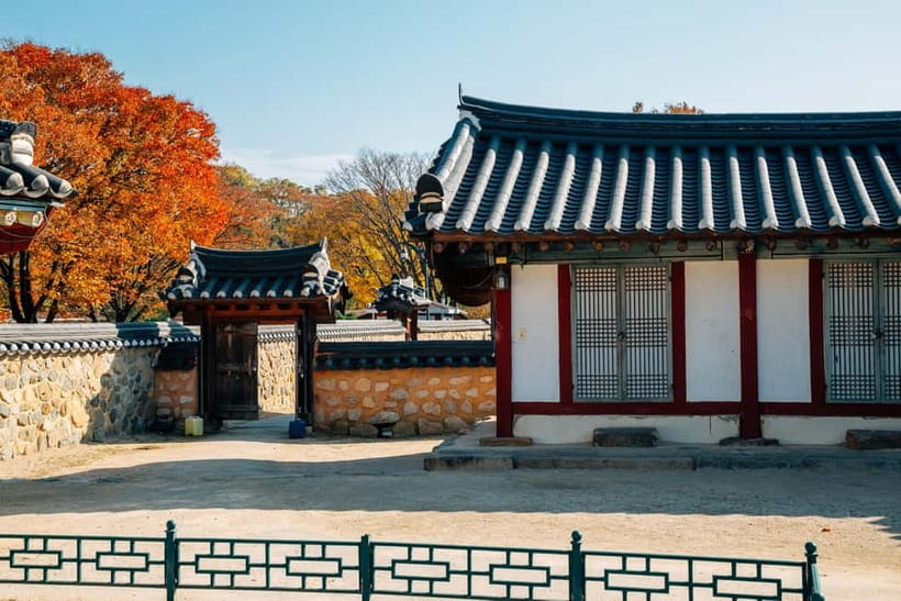 From Busan: Echoes of Silla Gyeongju Historical Day Tour - Hwangnidan-gil: cafes, shops, and a modern pause