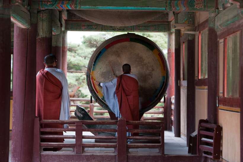 From Busan: Gyeongju UNESCO World Heritage Guided Day Tour - Daereungwon, where royal tombs shape the city