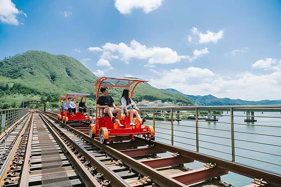 From Seoul: Nami Island, K-drama Garden & Rail Bike Day Tour - Lunch at a local restaurant