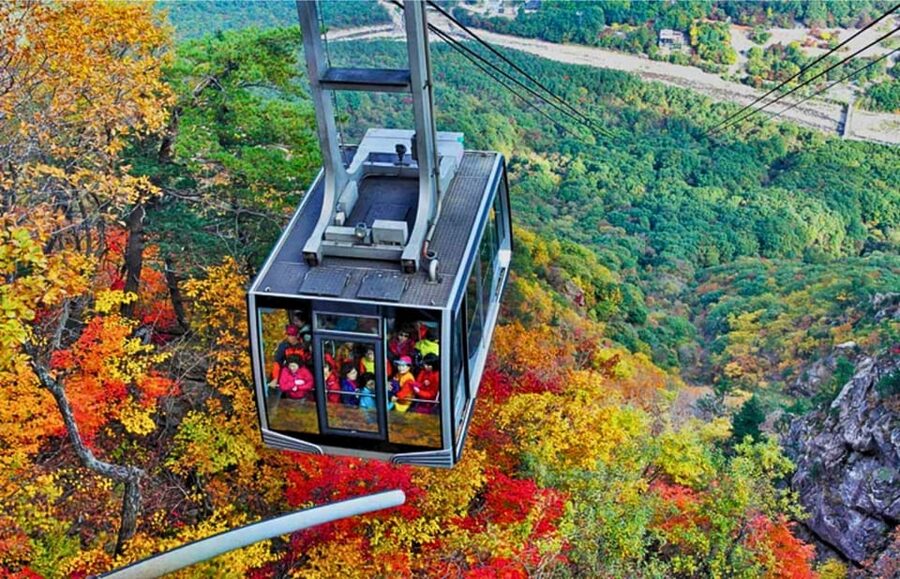 From Seoul: Seoraksan Mountain with Cable Car- Shuttle Bus - Why Seoraksan makes a good day outside Seoul