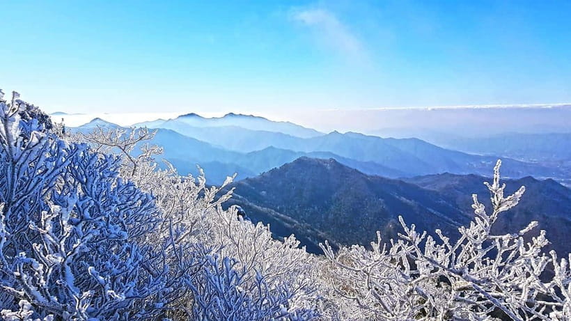 From Seoul: Snow-Capped Beauty of Deogyusan National Park - Riding the cable car toward Deogyusan’s snowy peaks