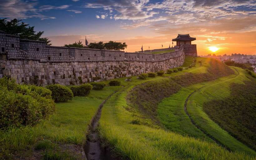 From Seoul: Suwon Hwaseong Fortress Night Tour - Leaving Seoul for Suwon