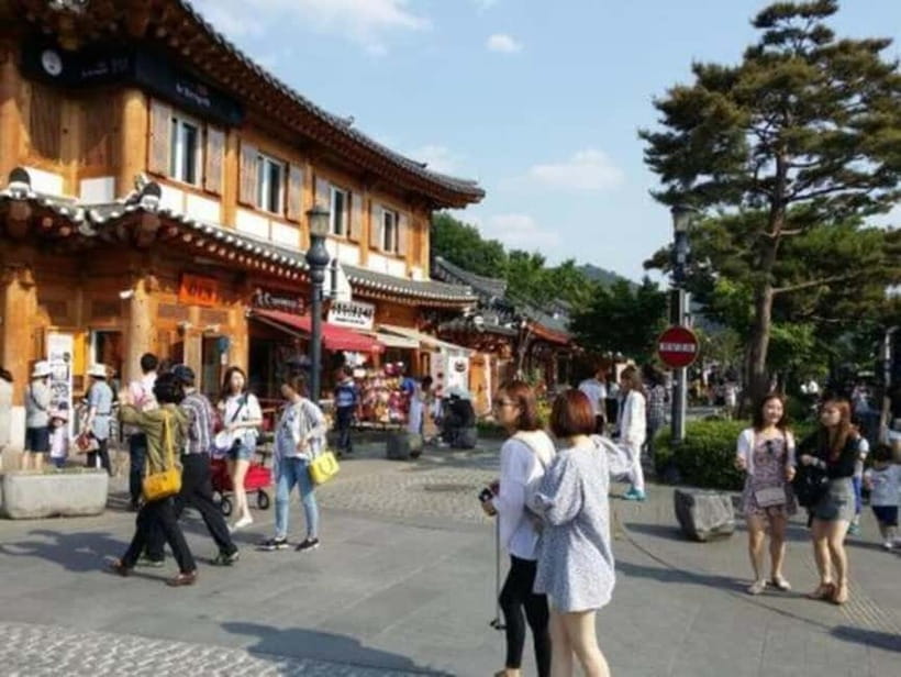 From Seoul to Jeonju Hanok Village and back in a single day! - Leaving Seoul in a private car