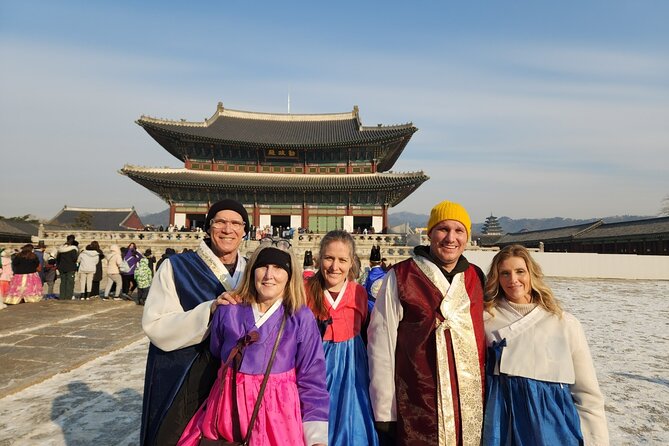 Full Day- Essential Seoul City Tour & Gourmet Tour(including Lunch and Dinner) - Walking through Bukchon Hanok Village