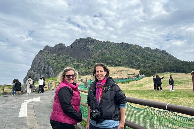 Full-Day Jeju Island UNESCO Tour for Cruise Layover Guests - Jeju Port route: volcanic views and island traditions