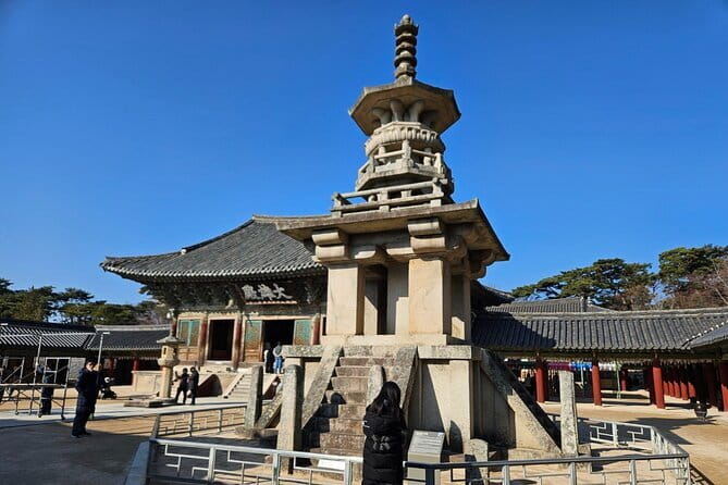 Full Day Private car tour to UNESCO Gyeongju&Yangdong village - The royal tombs and Cheonmachong