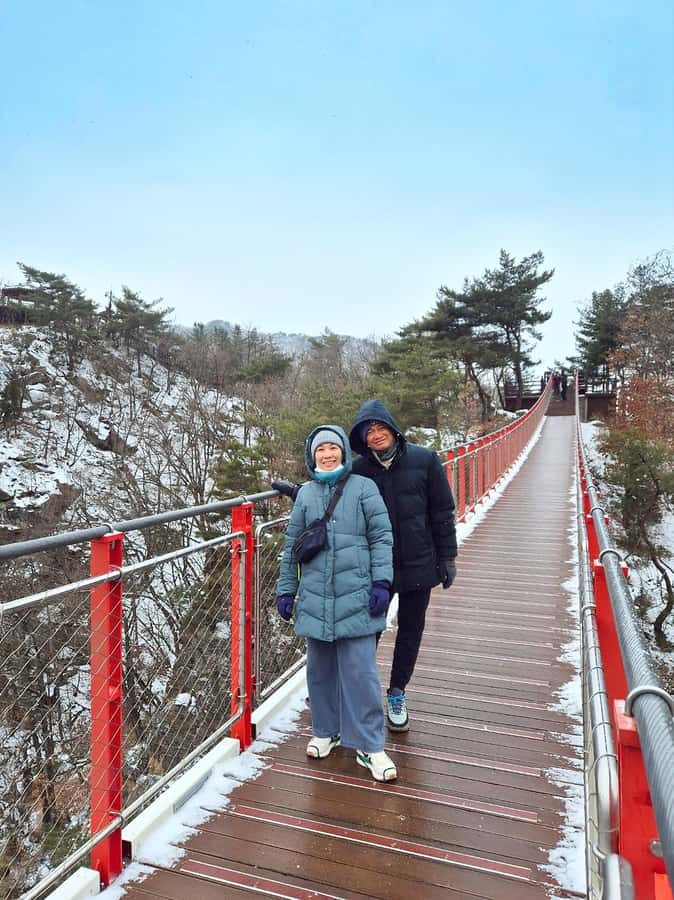 Gamaksan & IceWall Cafe & Eunpyeong HanokVillage & Jingwansa - Jingwansa and the quieter side of the day