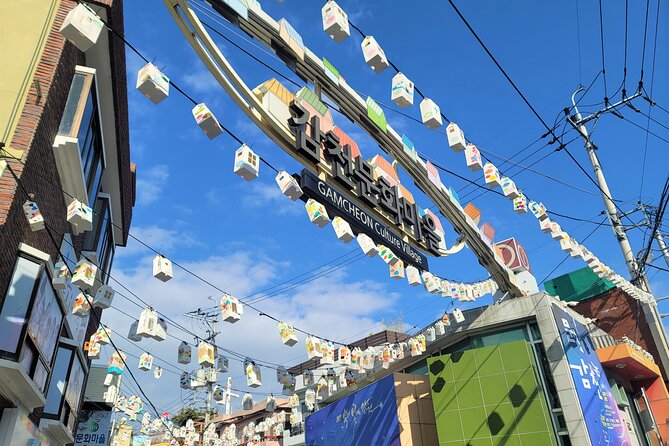 Gamcheon Culture Village, Jagalchi fish market story telling Tour - Gamcheon Culture Village: colorful homes with a serious past