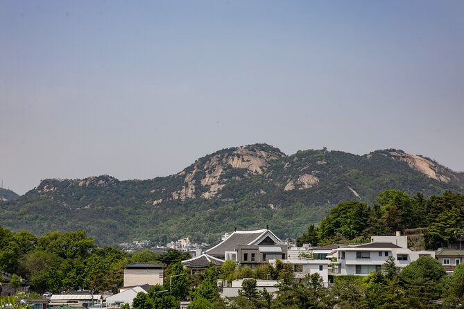 Gwanghwamun Tour l 120 minutes to Understand Local Korean Society - Timing, walking demands, and where you finish