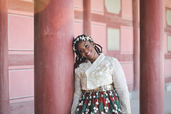 Gyeongbokgung Hanbok Photoshoot - Why a palace photoshoot works so well