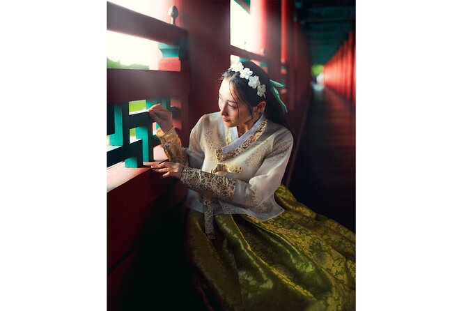 Gyeongju Small Group photo Tour (Max 6 Pax) - Donggung Palace and Wolji Pond finish after dark