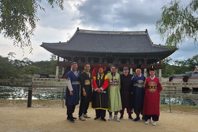 Half day Morning Seoul City Tour(Temple & Gyeongbok Palace) - Gyeongbokgung Palace and the Royal Guard Ceremony