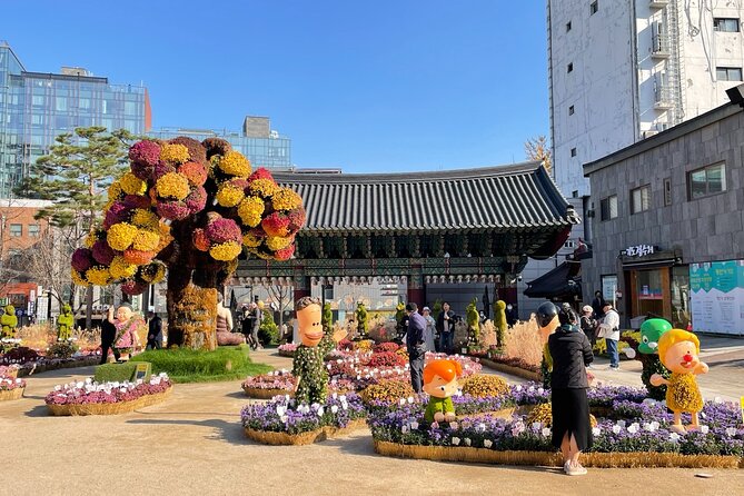 Half day Morning Seoul City Tour(Temple & Gyeongbok Palace) - Passing the Blue House