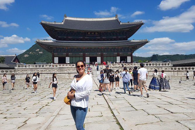 Half day Morning Seoul City Tour(Temple & Gyeongbok Palace) - Jogyesa Temple: A Quiet Start in Central Seoul