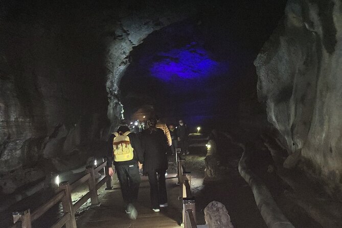 Half or Day Tour For Cruise customers arriving at Jeju City Port - Seongeup Village shows old Jeju life