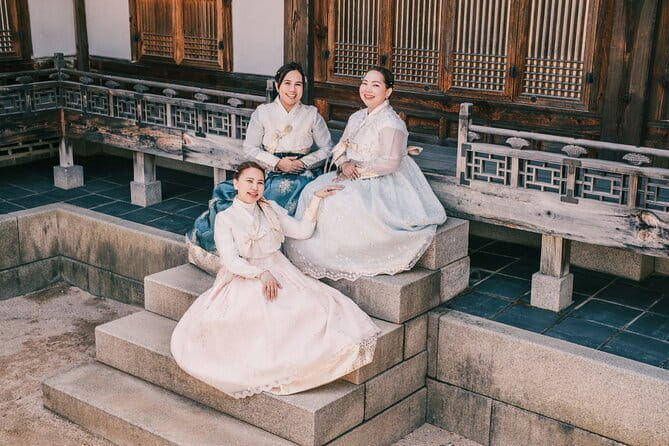 Hanbok Photoshoot and History Tour at Gyeongbokgung Palace - Tuesday alternative: Changdeokgung and Ikseondong