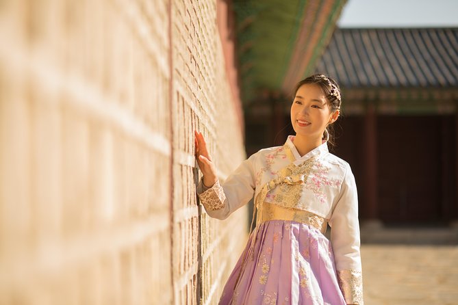 Hanbok rental, hanbok experience - Choosing your outfit at Yes Hanbok