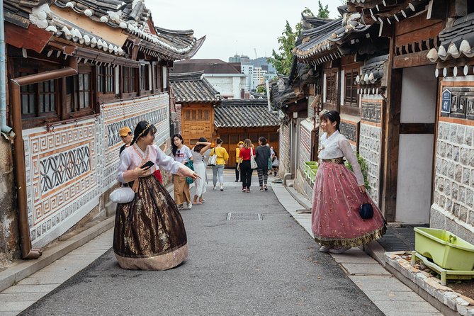 Highlights & Hidden Gems With Locals: Best of Seoul Private Walking Tour - Price, walking effort, and practical value