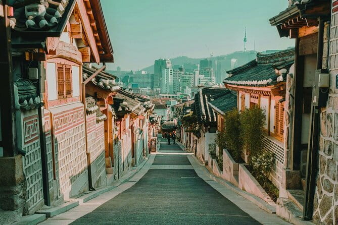 Highlights of South Korea Shared Guided Tour - Eunpyeong Hanok Village and Jingwansa Temple