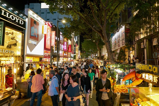 Hongdae Private Tours by Locals: 100% Personalized - Hongdae Free Market and local shopping