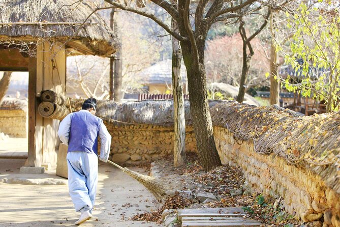 Hwadam Botanic Garden and Namhansanseong and Folk Village Trip - Namhansanseong Fortress and the Temporary Palace