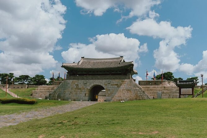 Hwaseong Fortress/Folk Village/Starfield Library Suwon - Joseon court life at Haenggung Palace