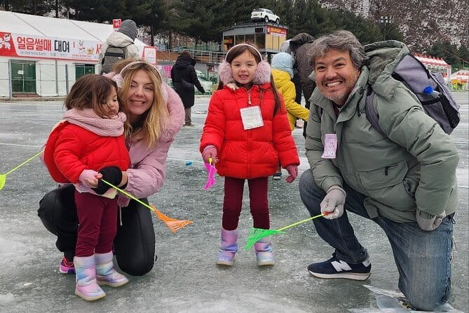 Ice Fishing Festival - Hwacheon Sancheoneo & Pyeongchang Trout - Hwacheon Sancheoneo: fishing through winter ice