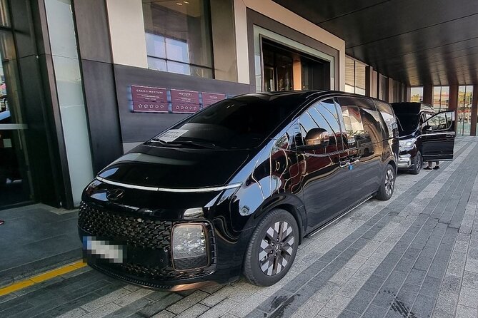 Incheon Airport Private Transfer between Seoul City - A direct ride with room for five large bags