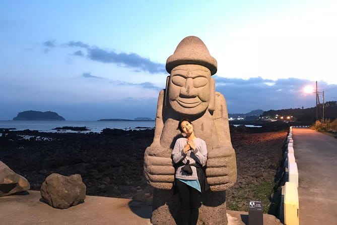 Jeju Customize Private VAN Tour of East or West or South (~8pax) - O’sulloc combines tea fields and a short indoor break