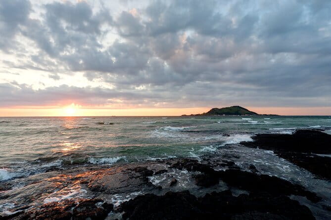 Jeju Day Tour for Cruise Guests - Yakcheonsa Temple and Its Golden Statues