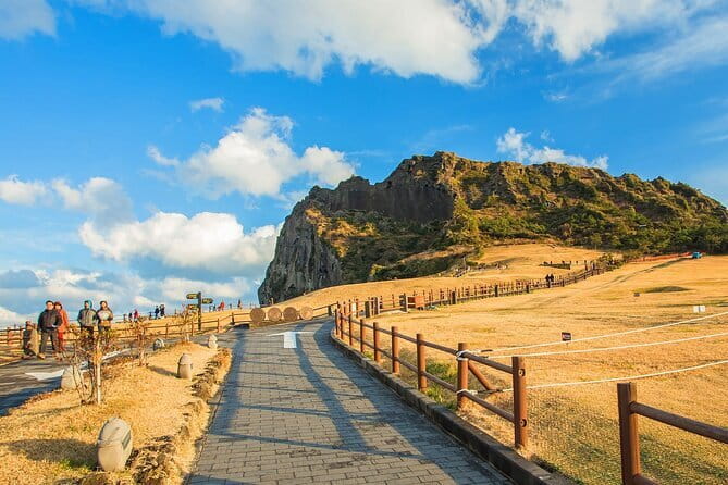 Jeju Eastern Cultural Exploration Day Tour - Why this eastern Jeju route works well