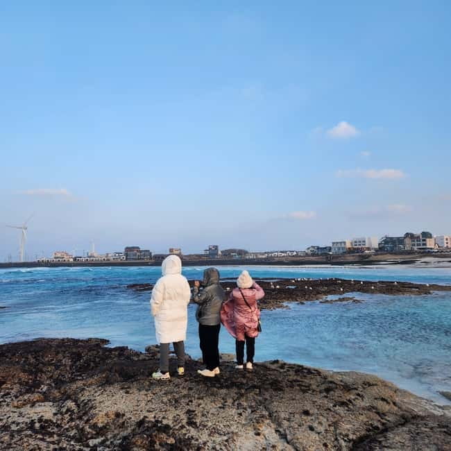 Jeju: Eastern Jeju UNESCO Spots Day Tour - Lunch at a local restaurant, with the bill separate