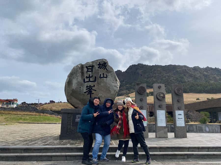 Jeju: Eastern UNESCO Join in Tour (Seongsan, Haenyeo) - Seongeup Folk Village and Jeju traditions