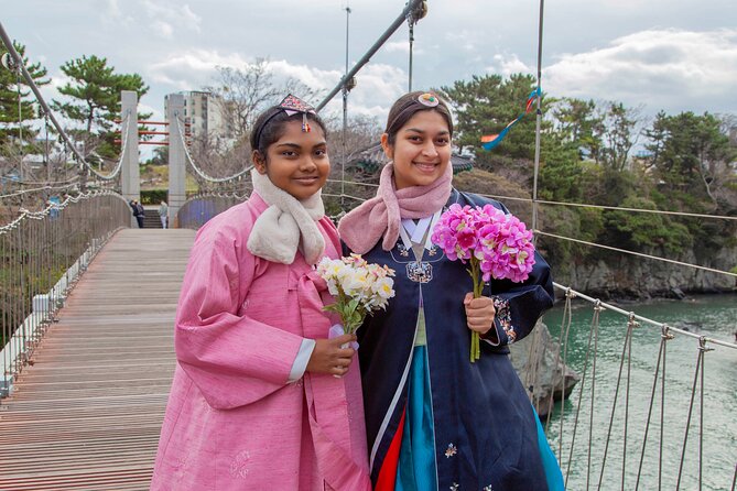 [Jeju] Hanbok Private guide tour & photo session in beautiful Yongduam rock, - Starting at Miya’s Closet near Yongduam seaside