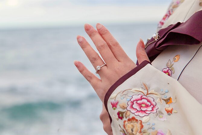 [Jeju] Hanbok Private guide tour & photo session in beautiful Yongduam rock, - Yongyeon Valley and the Cloud Bridge