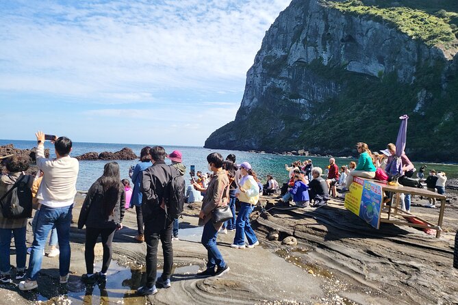 Jeju Island Bus Tour Or Taxi Tour in the East of Jeju island - Seongsan Ilchulbong: Jeju’s Castle-Shaped Volcanic Peak
