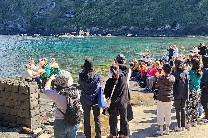 Jeju Island Bus Tour Or Taxi Tour in the East of Jeju island - Jeju Stone Culture Park and the Island’s Stone Traditions