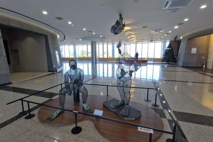 Jeju Island: Eastern Tour for Leisurely Walkers - Lunch and the practical side of a full-day route