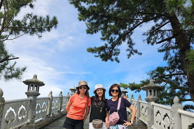 Jeju island Jumbo taxi Private Tour with Mr.Hong west of jeju - Hallim Park, flowers, caves, and add-on fun