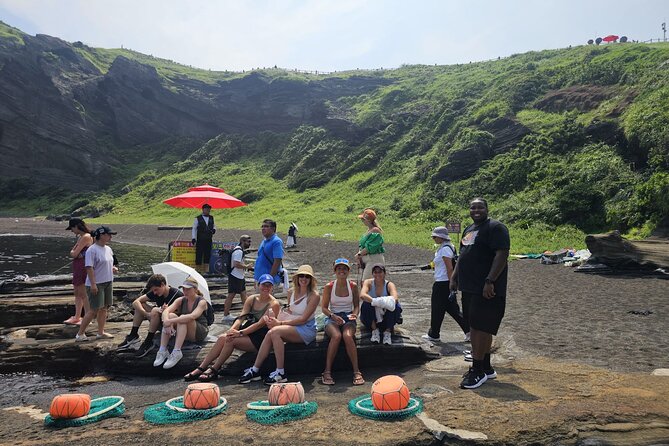 Jeju island Private Day Tour for Cruise Customers - Seongsan Ilchulbong: Jeju’s headline volcanic cone