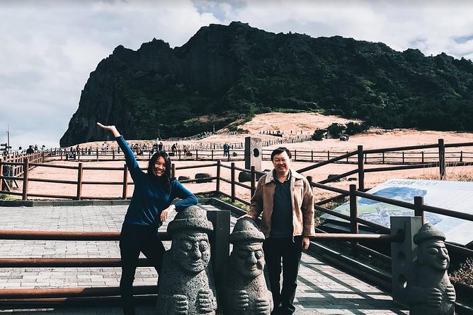 Jeju Island Private Taxi Tour : 2 Full days - Day two: Tea, volcanoes, and the southern coast