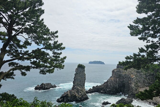 jeju island private taxi tour-West & South of JEJU - Oedolgae: a sea stack on Olle Trail 7