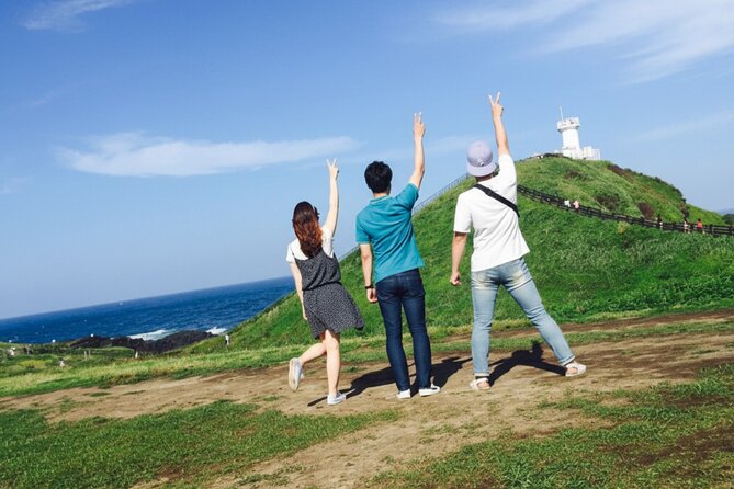 Jeju Island UNESCO Heritage Bus Tour - South and Western Jeju: markets, waterfalls, and flowers