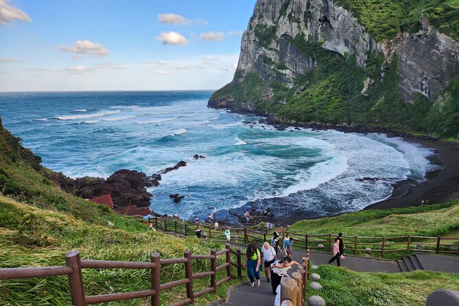 Jeju Private Taxi Tour with a Licensed English Guide-Driver - What makes this Jeju tour worth considering