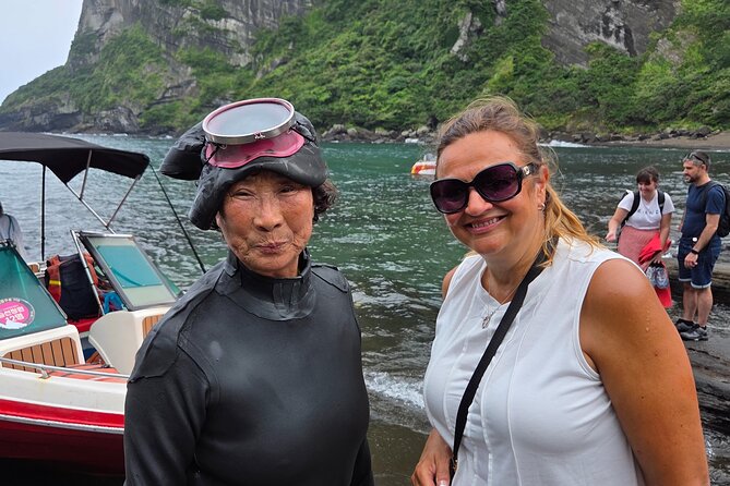 Jeju Private Taxi Tour with a Licensed English Guide-Driver - Who should book this private Jeju tour?