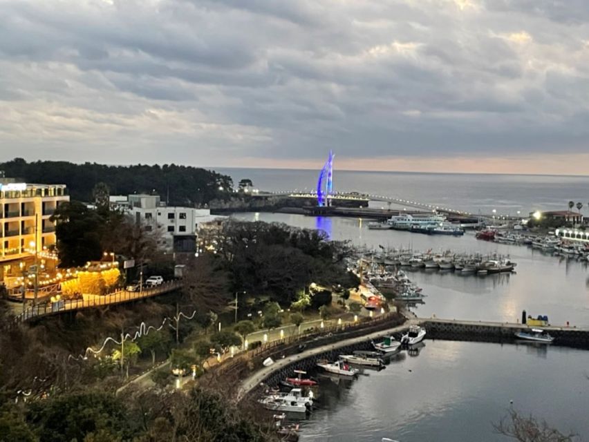 Jeju: Seogwipo City Walking Tours with Sunset - What Chanie adds to the evening